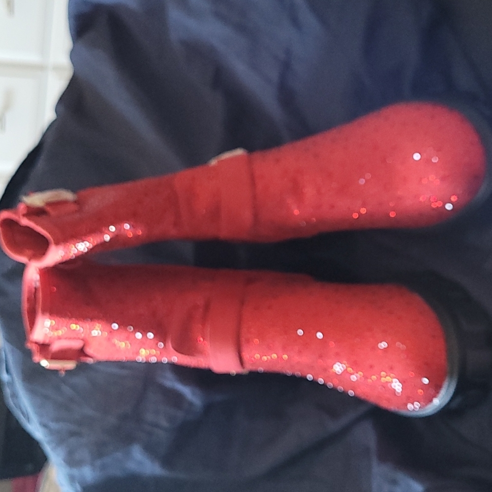 🆕 Unique... Bling red boots Size 10